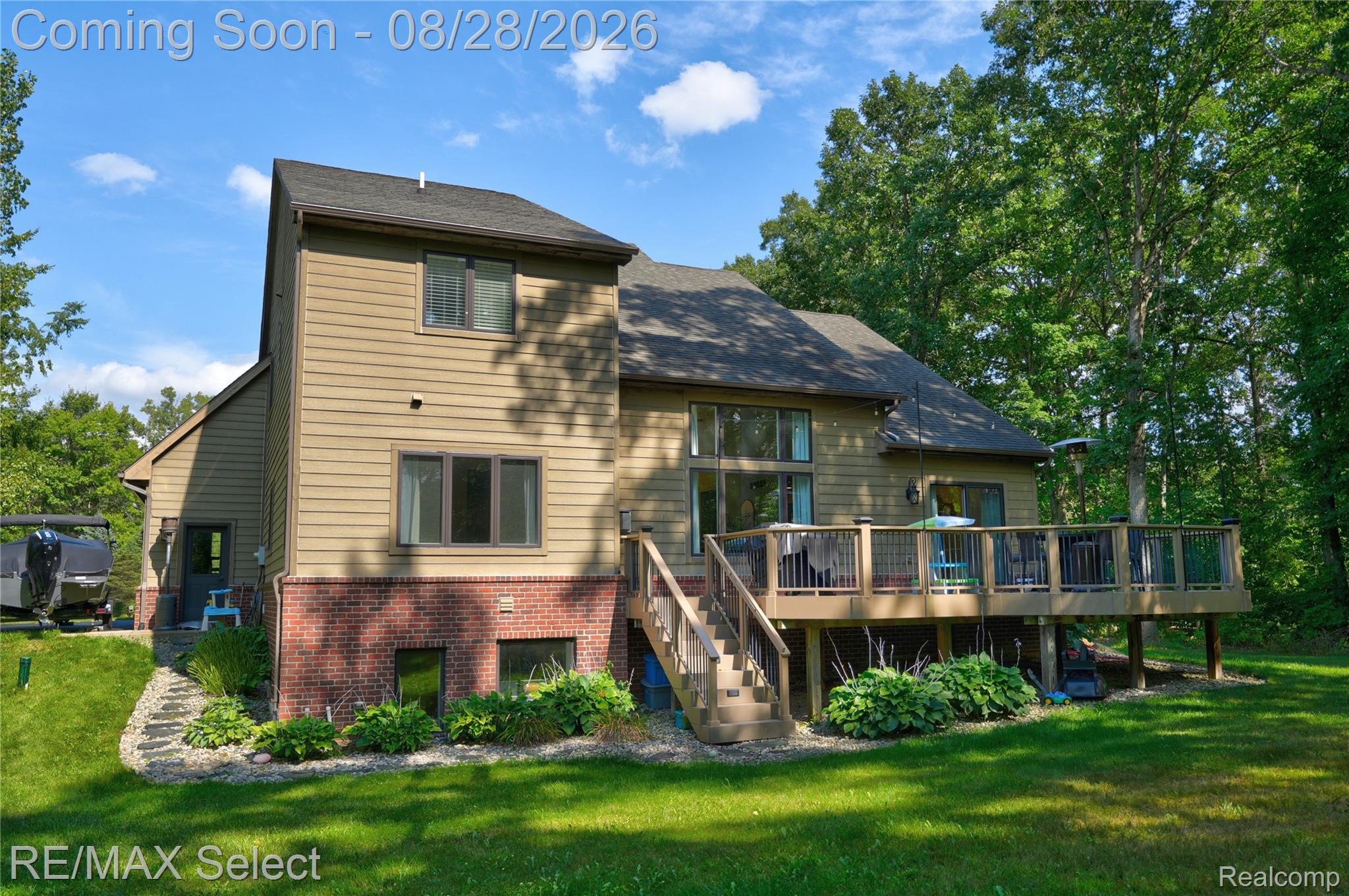 105 Lake Pines Drive