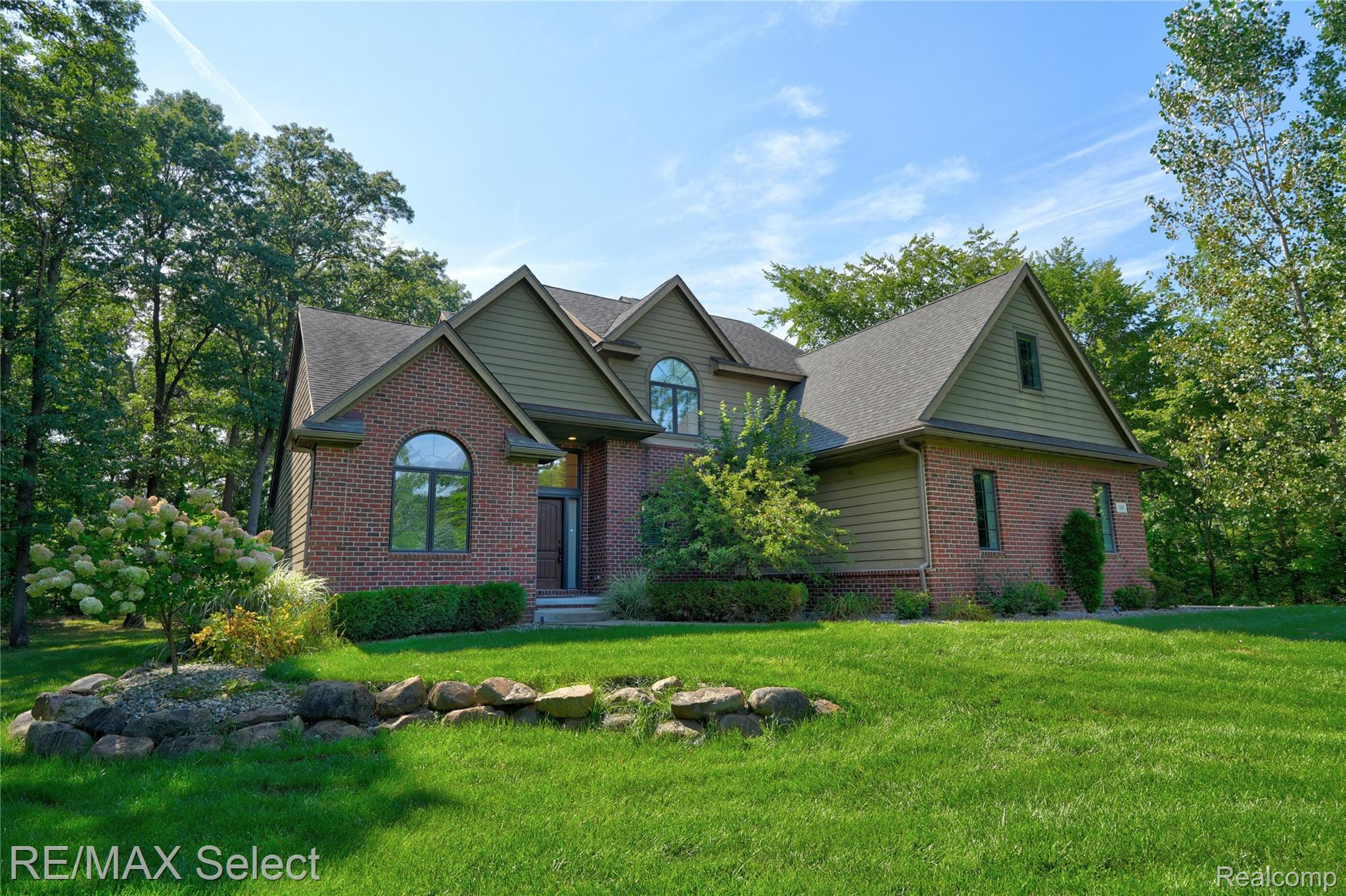 105 Lake Pines Drive