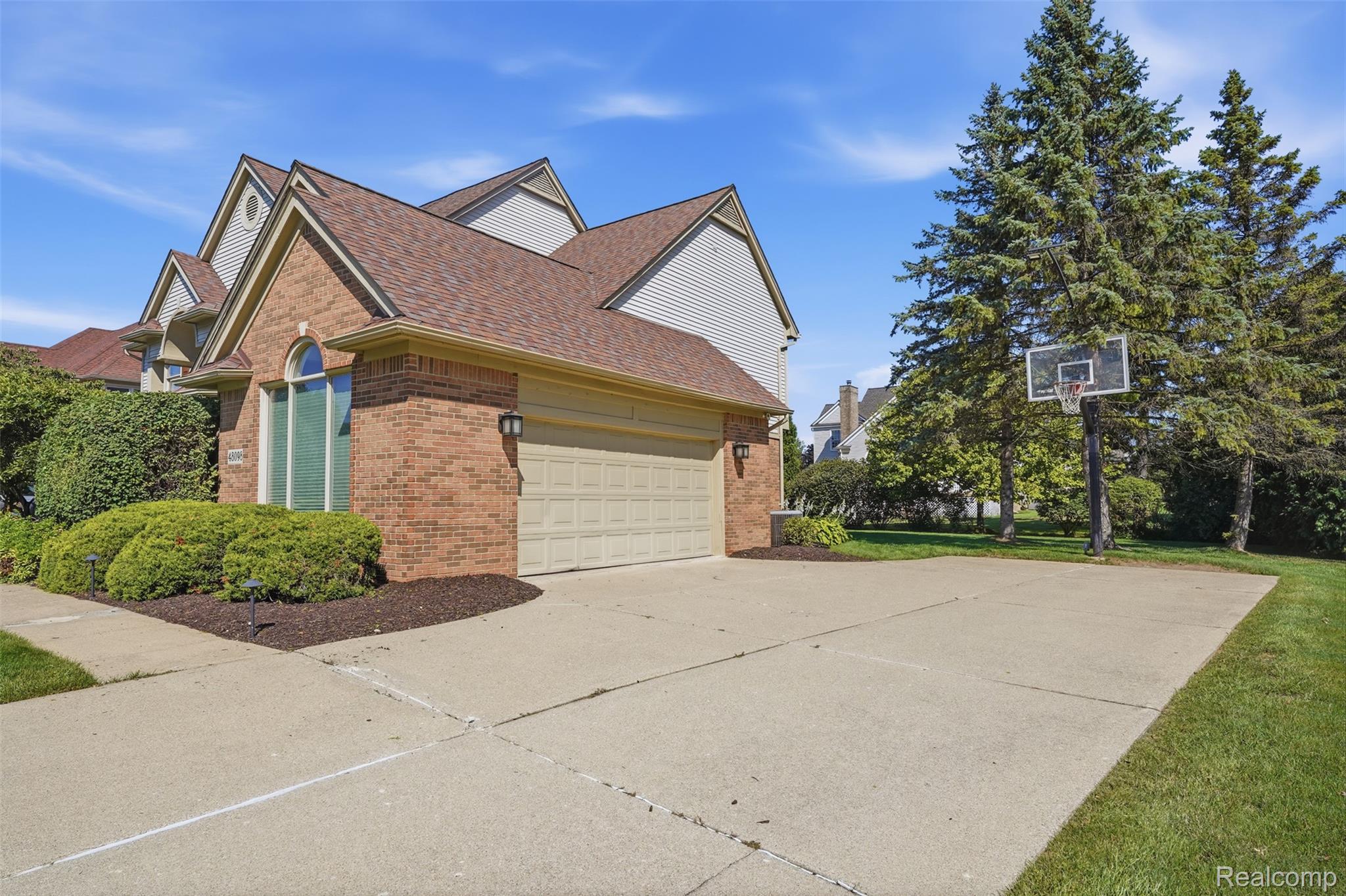 48098 Covington Court