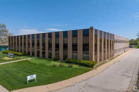 25200 Easy Street Warren City MI 48089
