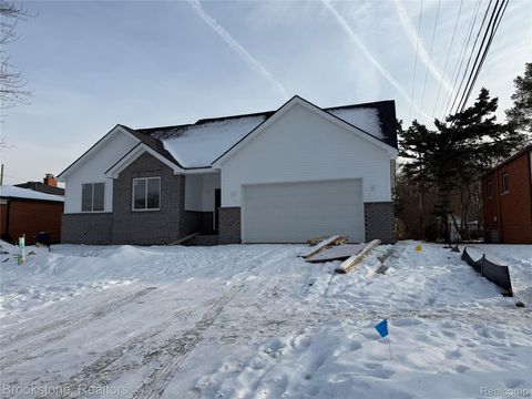 32930 Chalfonte Drive Warren City MI 48092