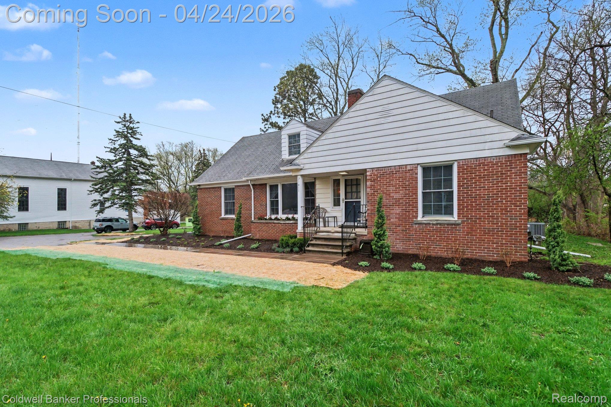 21611 W 10 Mile Road