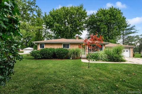 Tiny photo for 4499 S Linden Road, Flint Charter Township, MI 48507 (MLS # 20261079823)