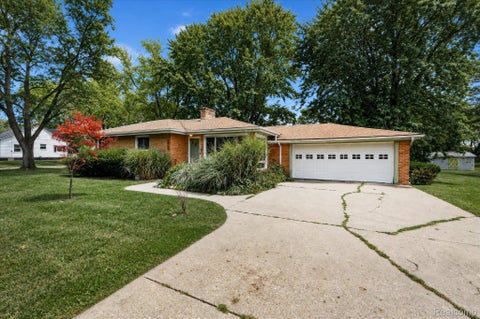 Photo of 4499 S Linden Road, Flint Charter Township, MI 48507 (MLS # 20261079823)