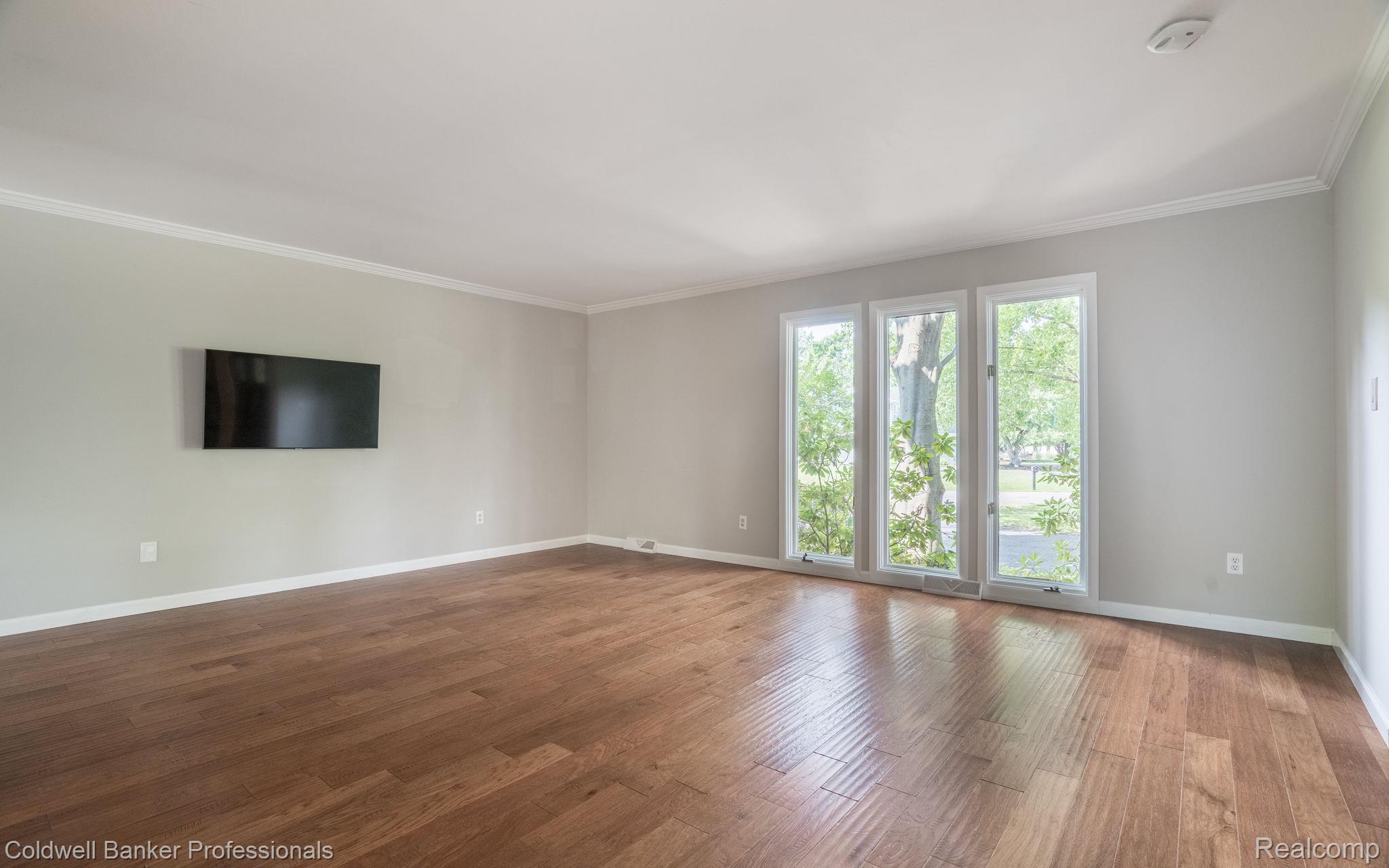 4865 Beacon Hill Drive