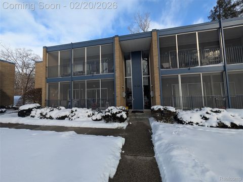 Photo of 16593 Middlebelt Road #5, Livonia City, MI 48154 (MLS # 20261010014)