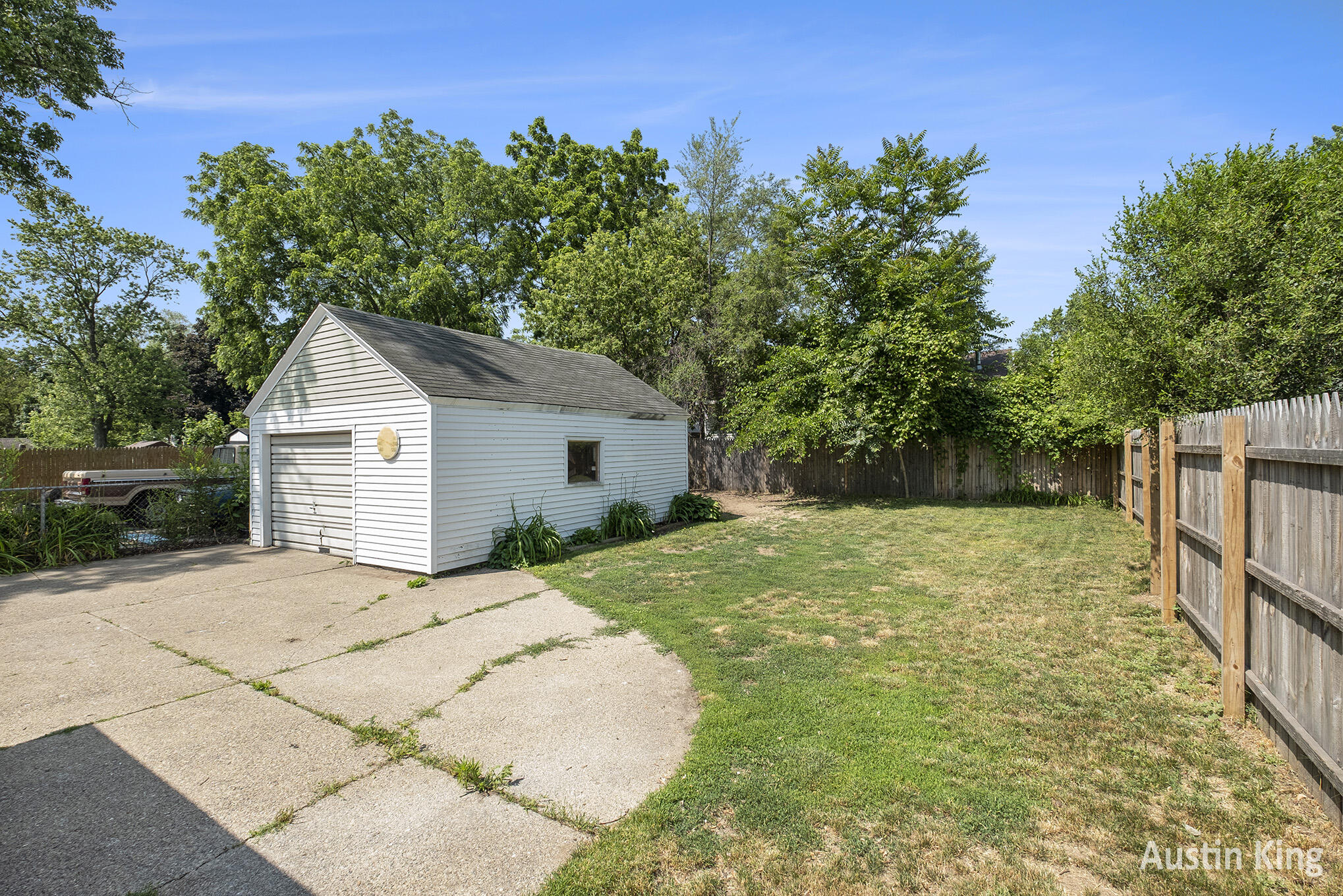 Wyoming City, Michigan 49548, United States, 3 Bedrooms Bedrooms, ,2 BathroomsBathrooms,Residential,Pending,153312