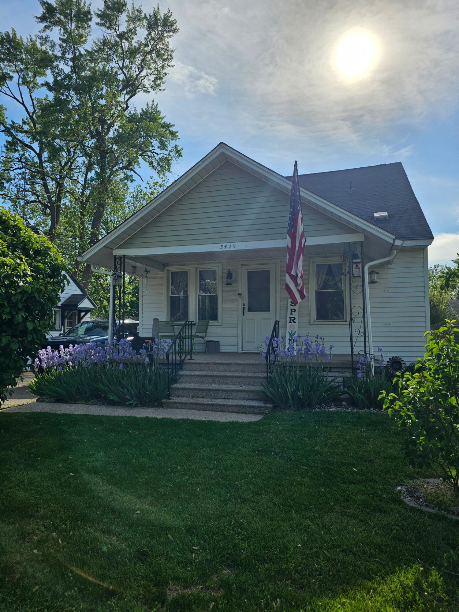 Wyoming City, Michigan 49548, United States, 3 Bedrooms Bedrooms, ,2 BathroomsBathrooms,Residential,Pending,153312