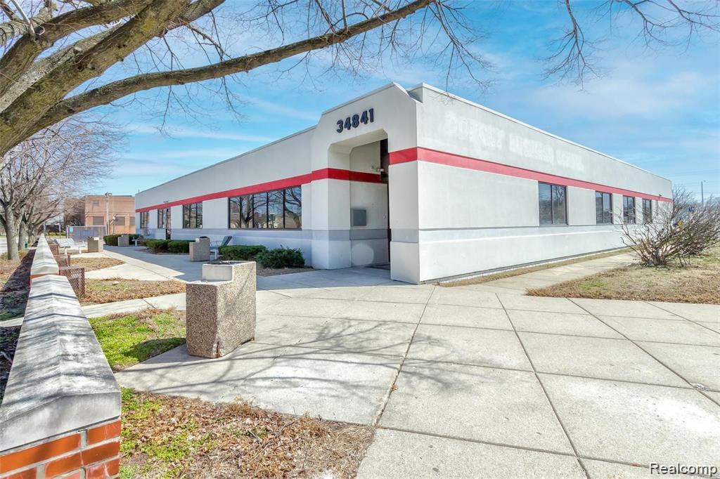 34841 Veterans Plaza