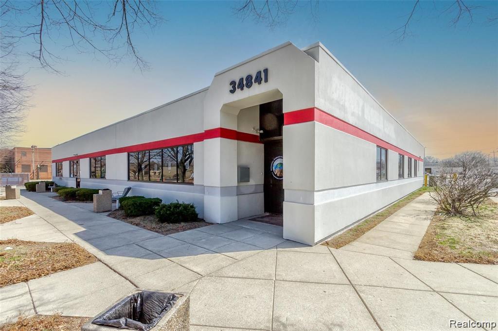 34841 Veterans Plaza