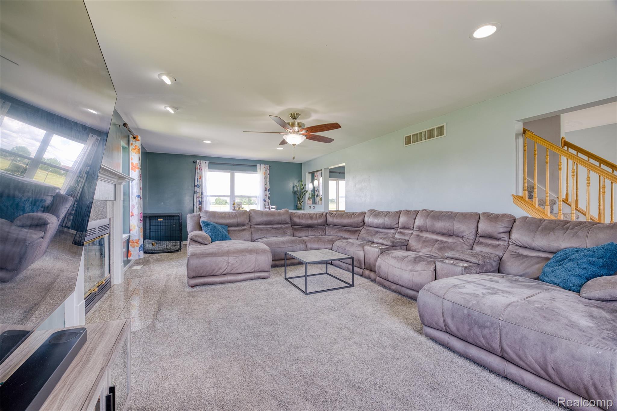 17204 Country Lane