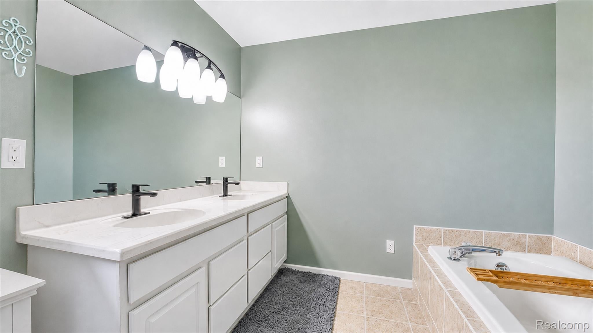 17204 Country Lane