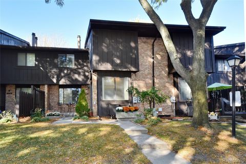 37383 Golfview Drive 76 Sterling Heights City MI 48312