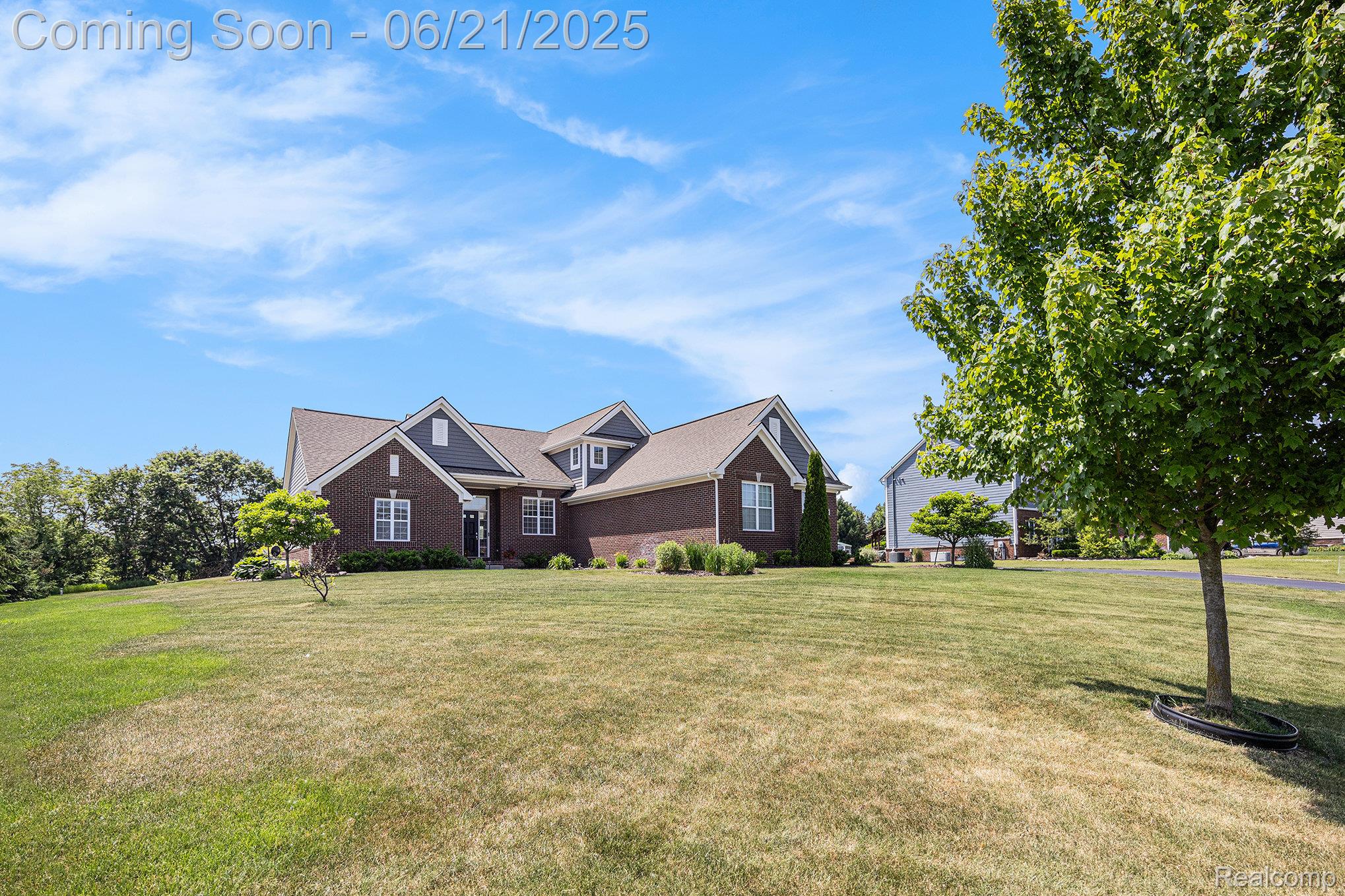 8269 Meadowridge