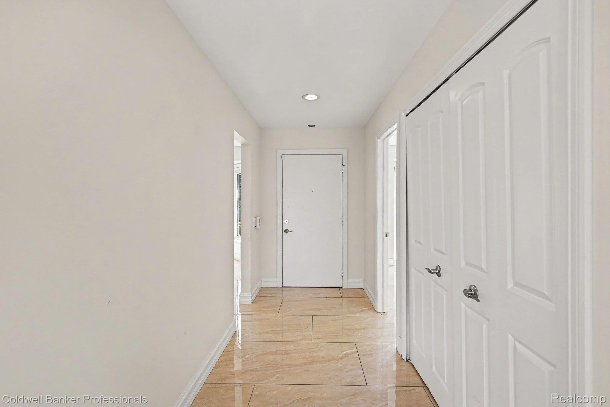 2585 Tiverton Drive