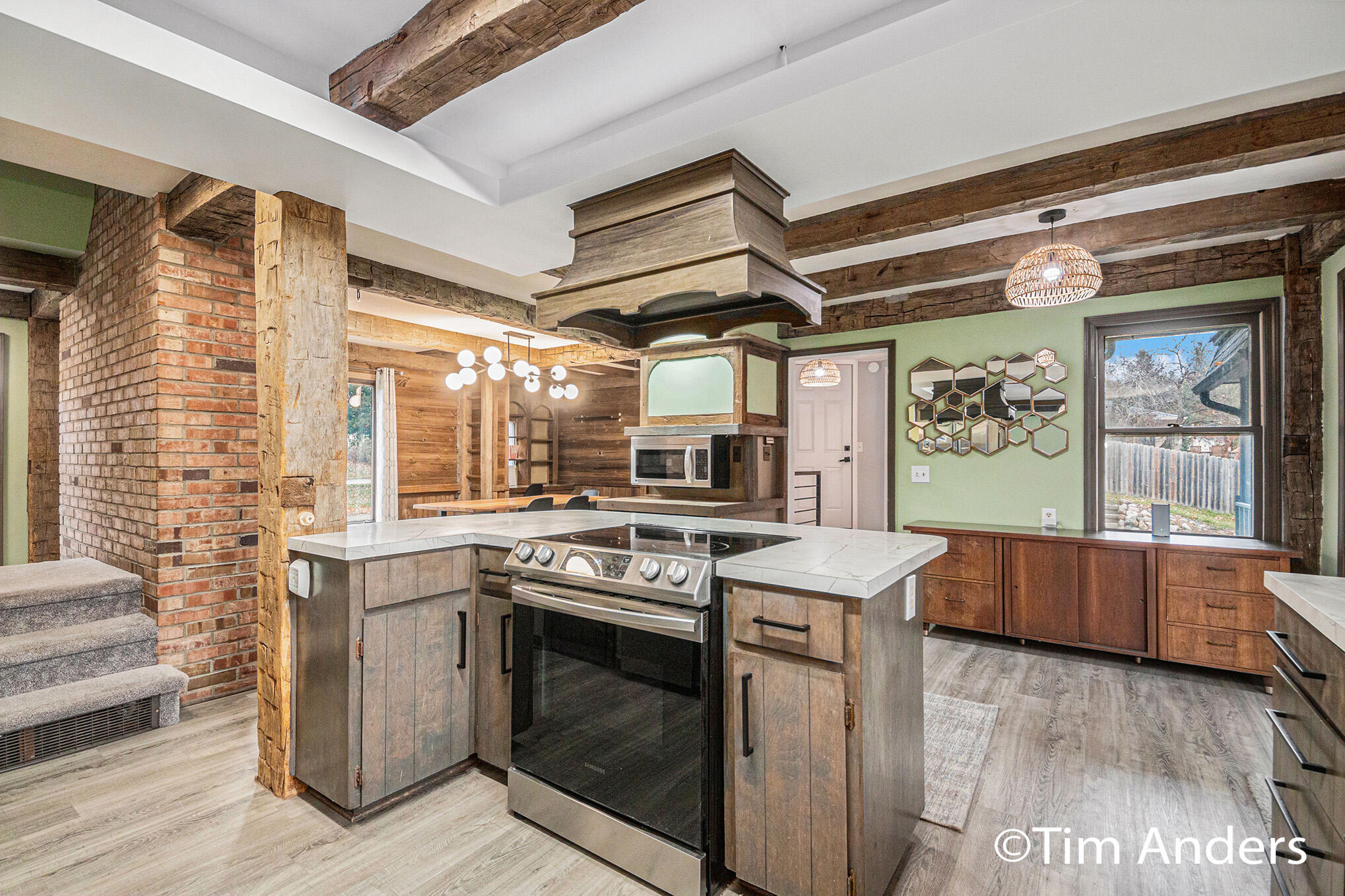 5250 Ivanrest Avenue SW