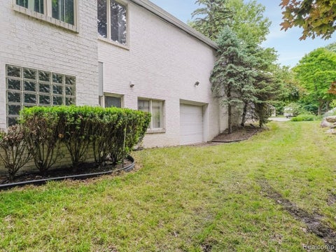 Tiny photo for 43564 Scenic Lane, Novi City, MI 48167 (MLS # 20261047485)