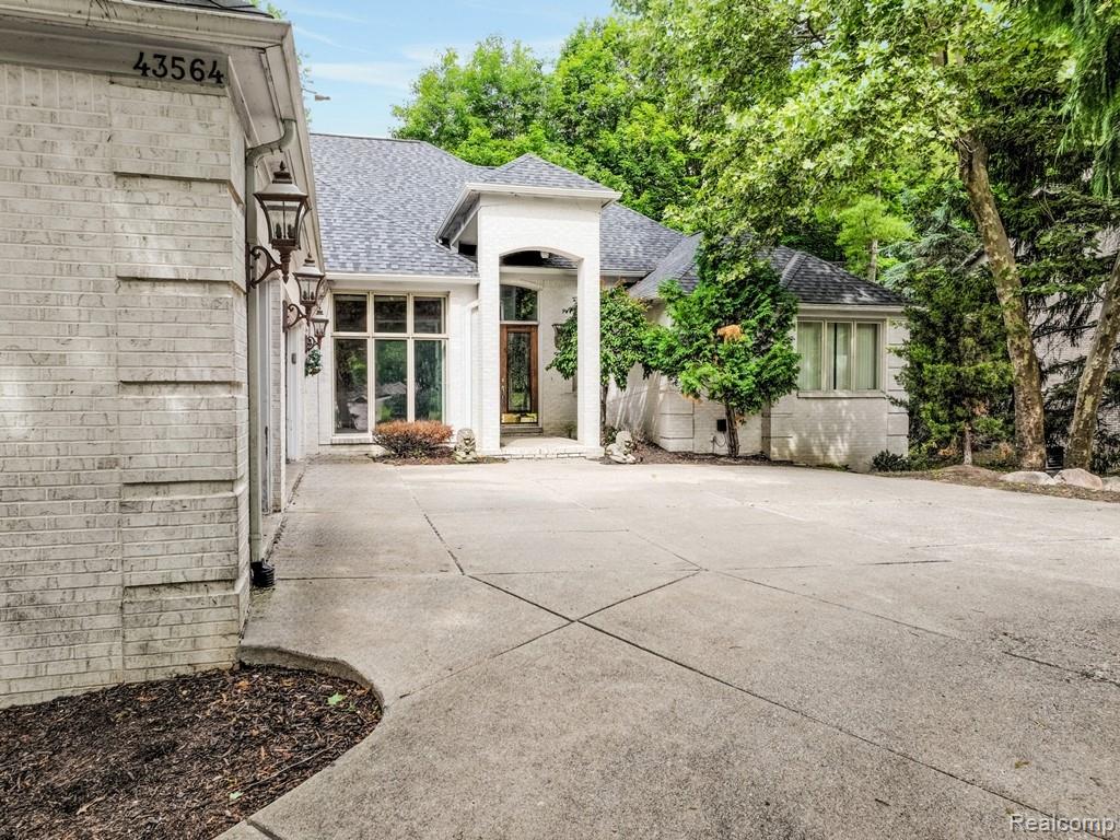 43564 Scenic Lane