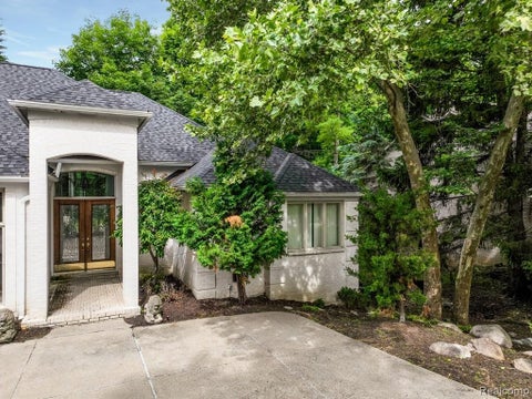 Tiny photo for 43564 Scenic Lane, Novi City, MI 48167 (MLS # 20261047485)