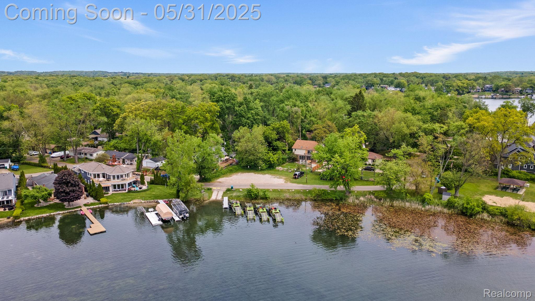 Commerce Charter Township, Michigan 48382, United States, 3 Bedrooms Bedrooms, ,1 BathroomBathrooms,Residential,Pending,139654