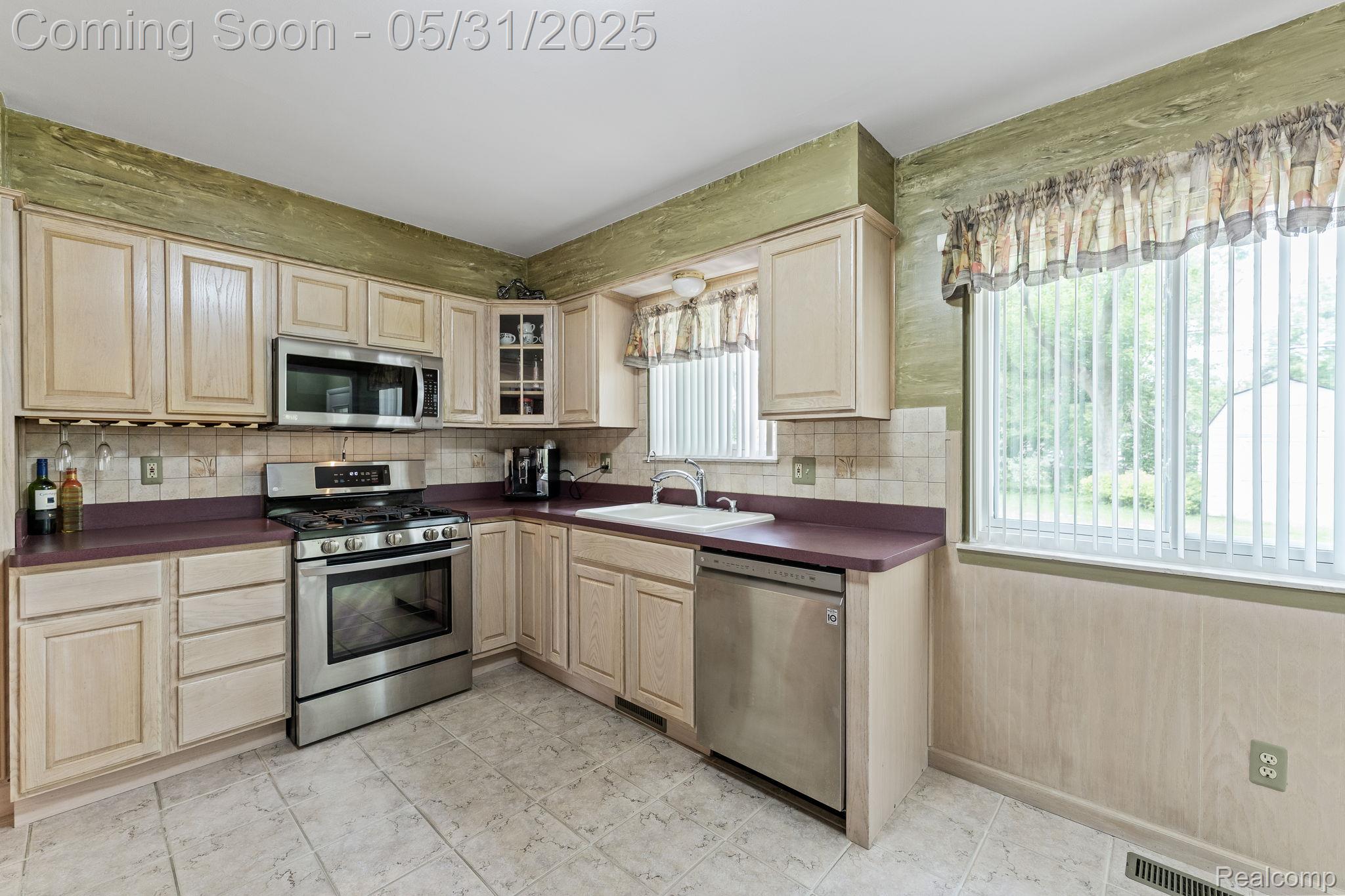 Commerce Charter Township, Michigan 48382, United States, 3 Bedrooms Bedrooms, ,1 BathroomBathrooms,Residential,Pending,139654