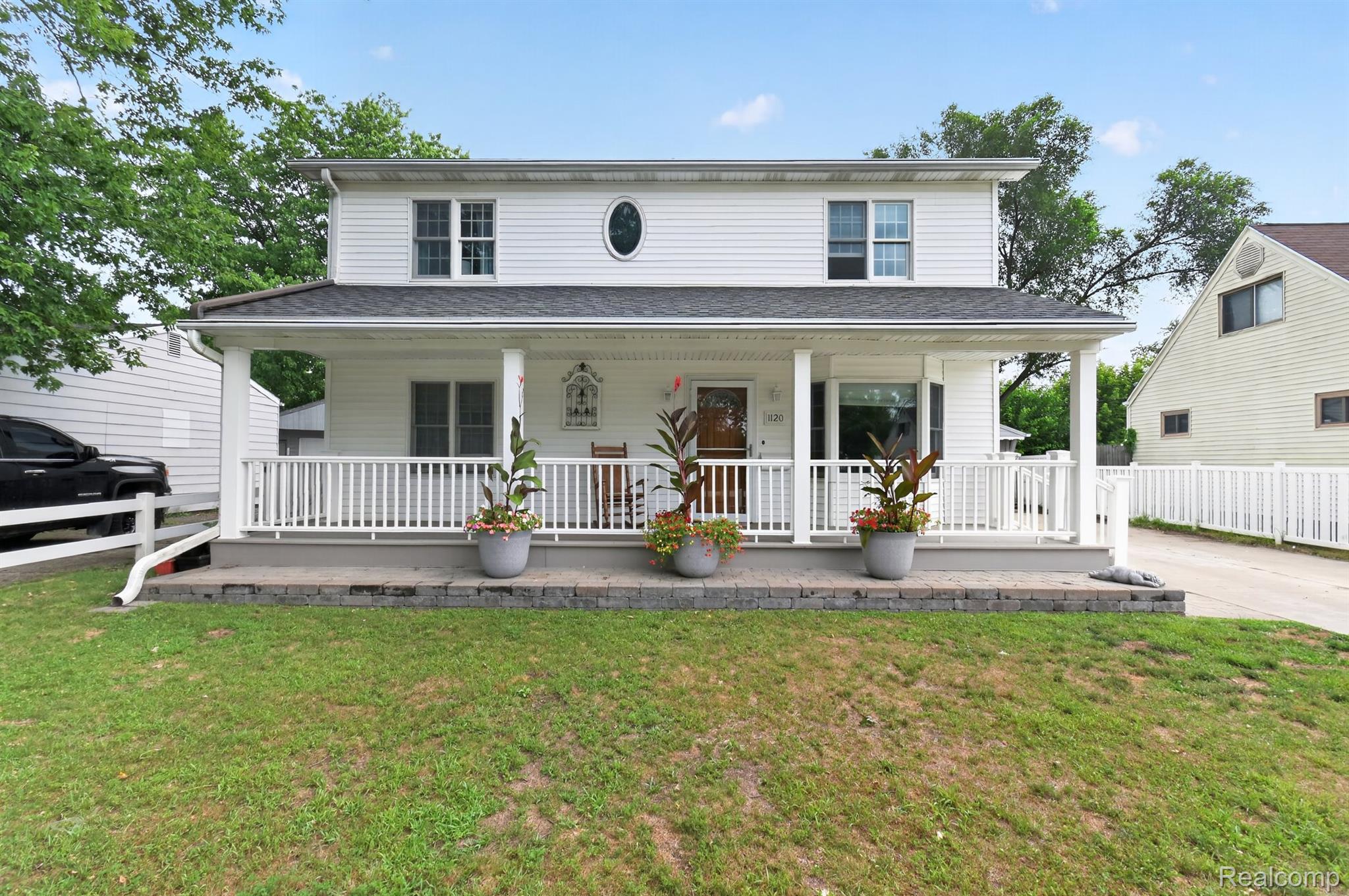 1120 Redleaf Lane
