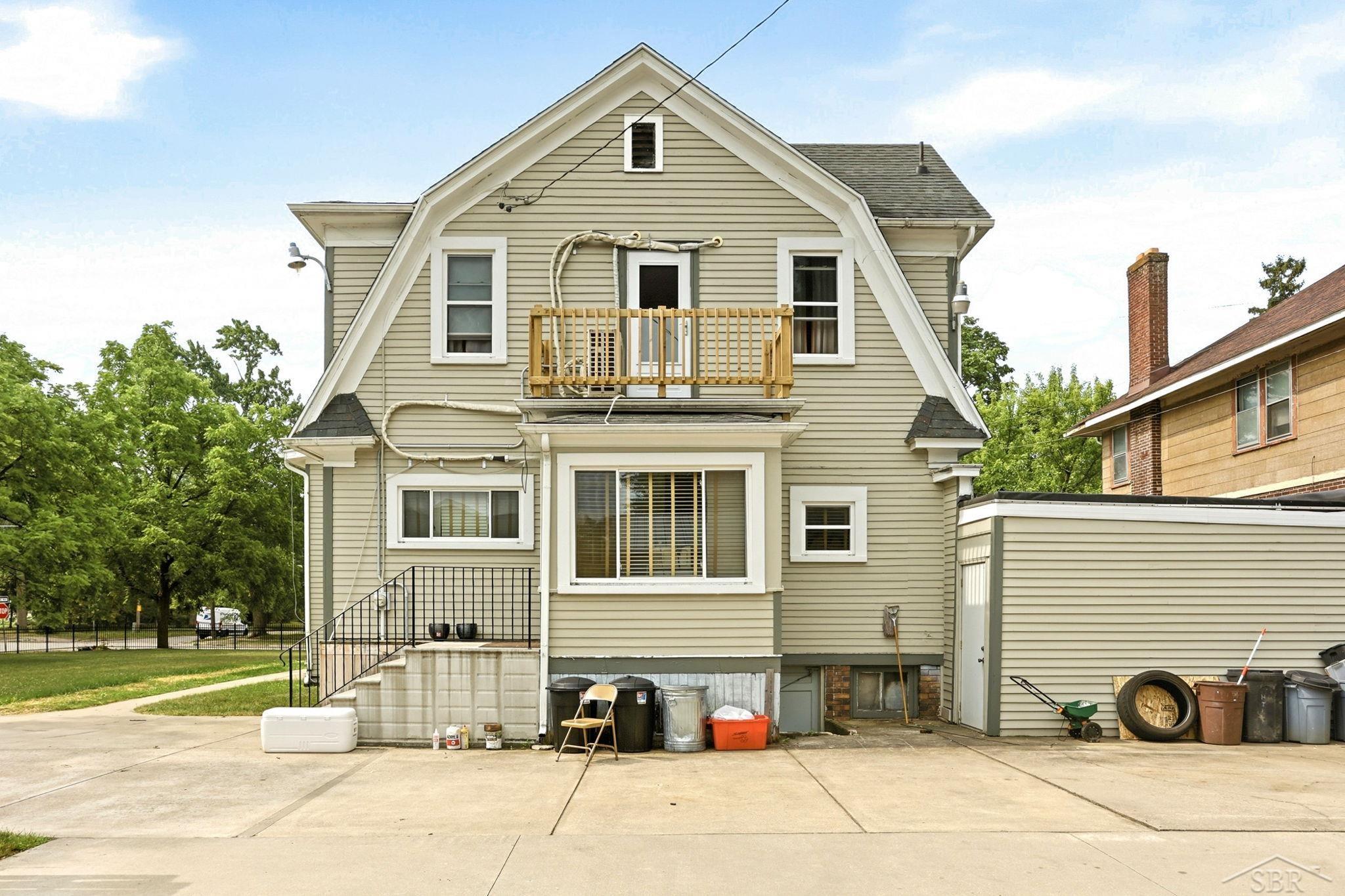 817 E Holland Avenue