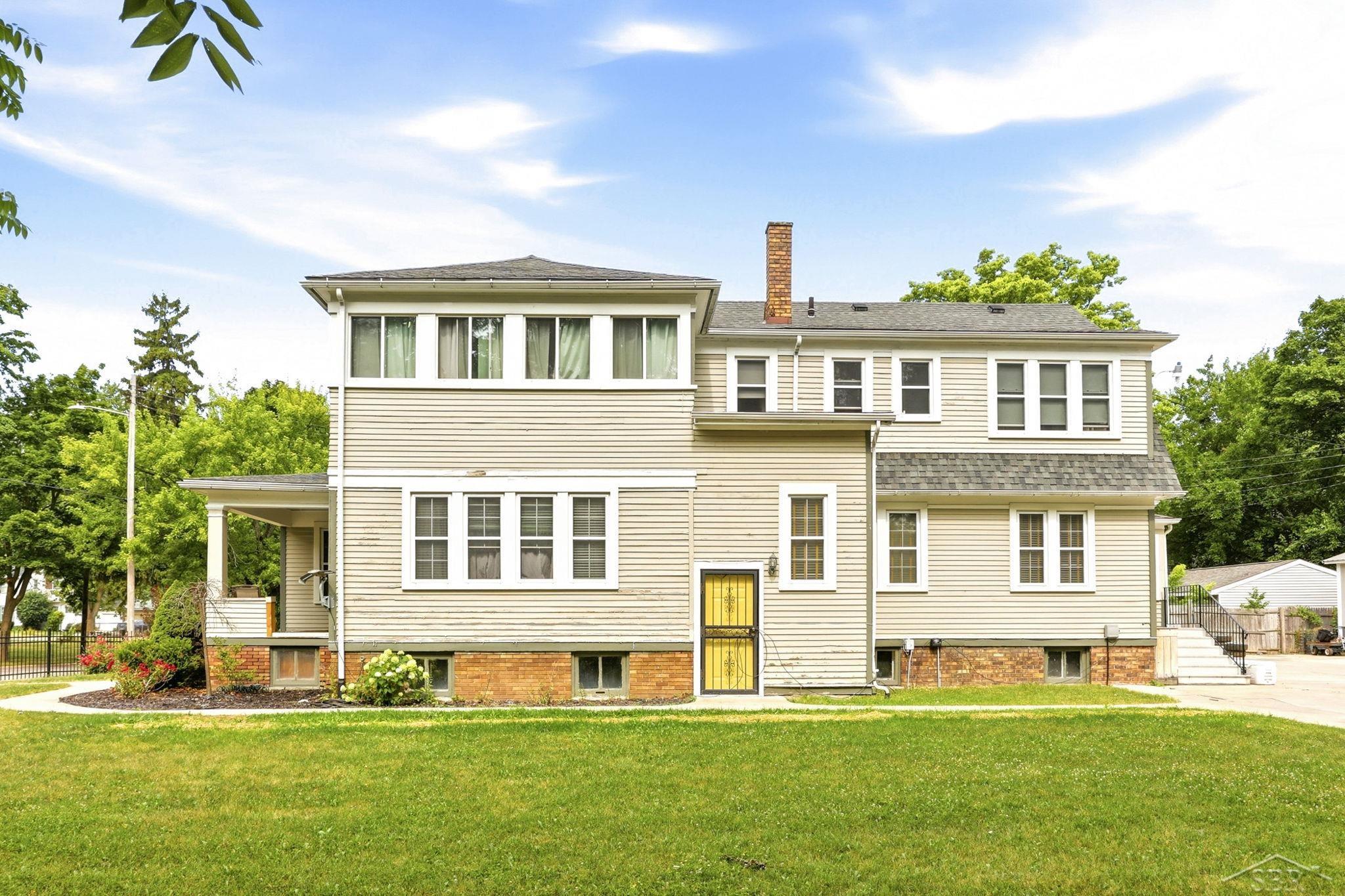 817 E Holland Avenue
