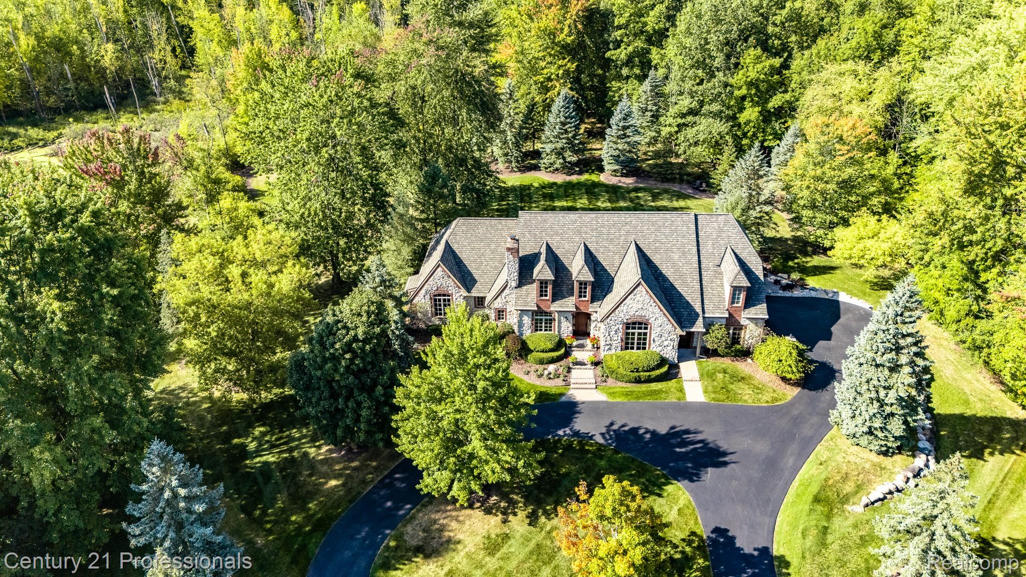 8242 Pine Hollow Court