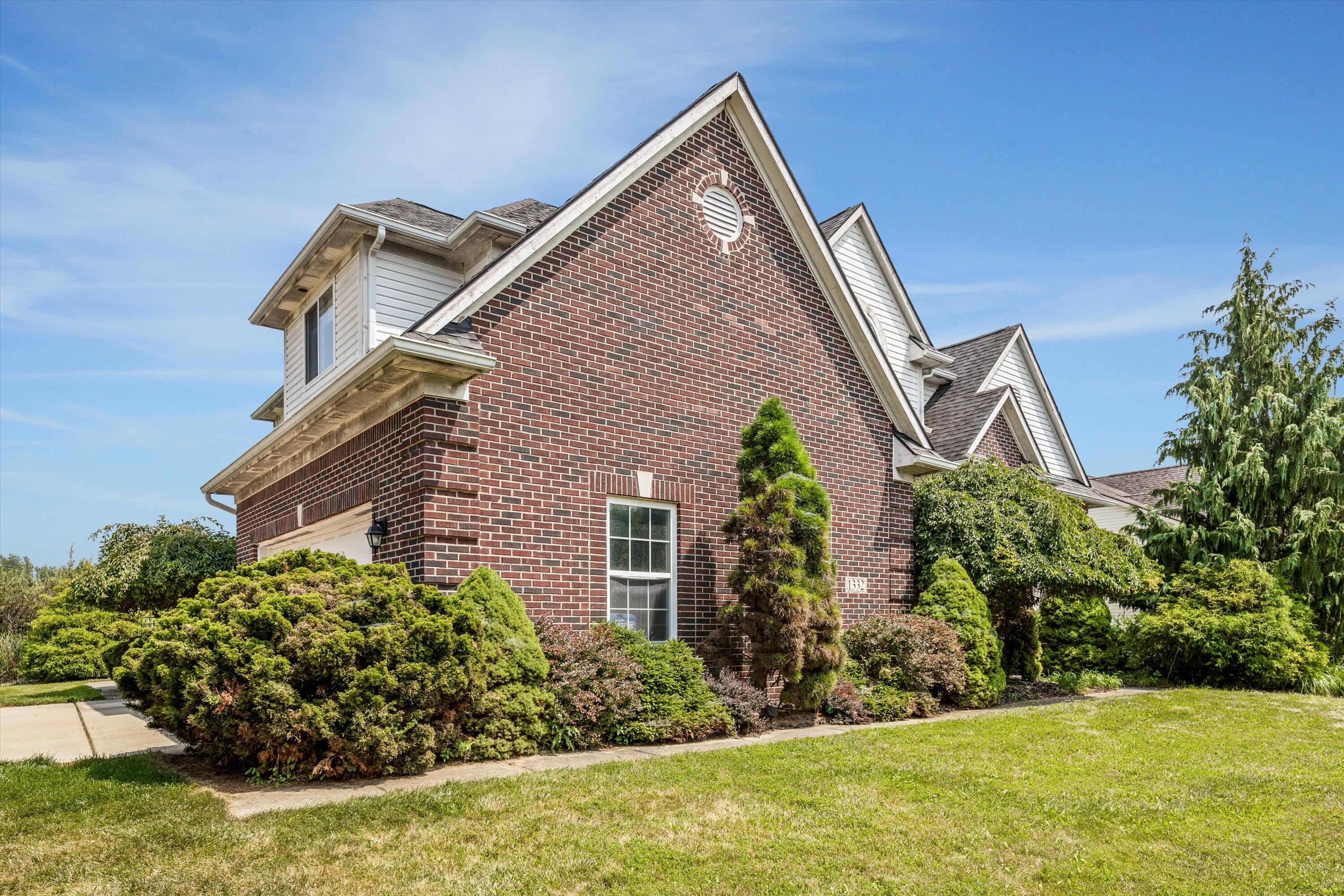 1332 Auston Lane