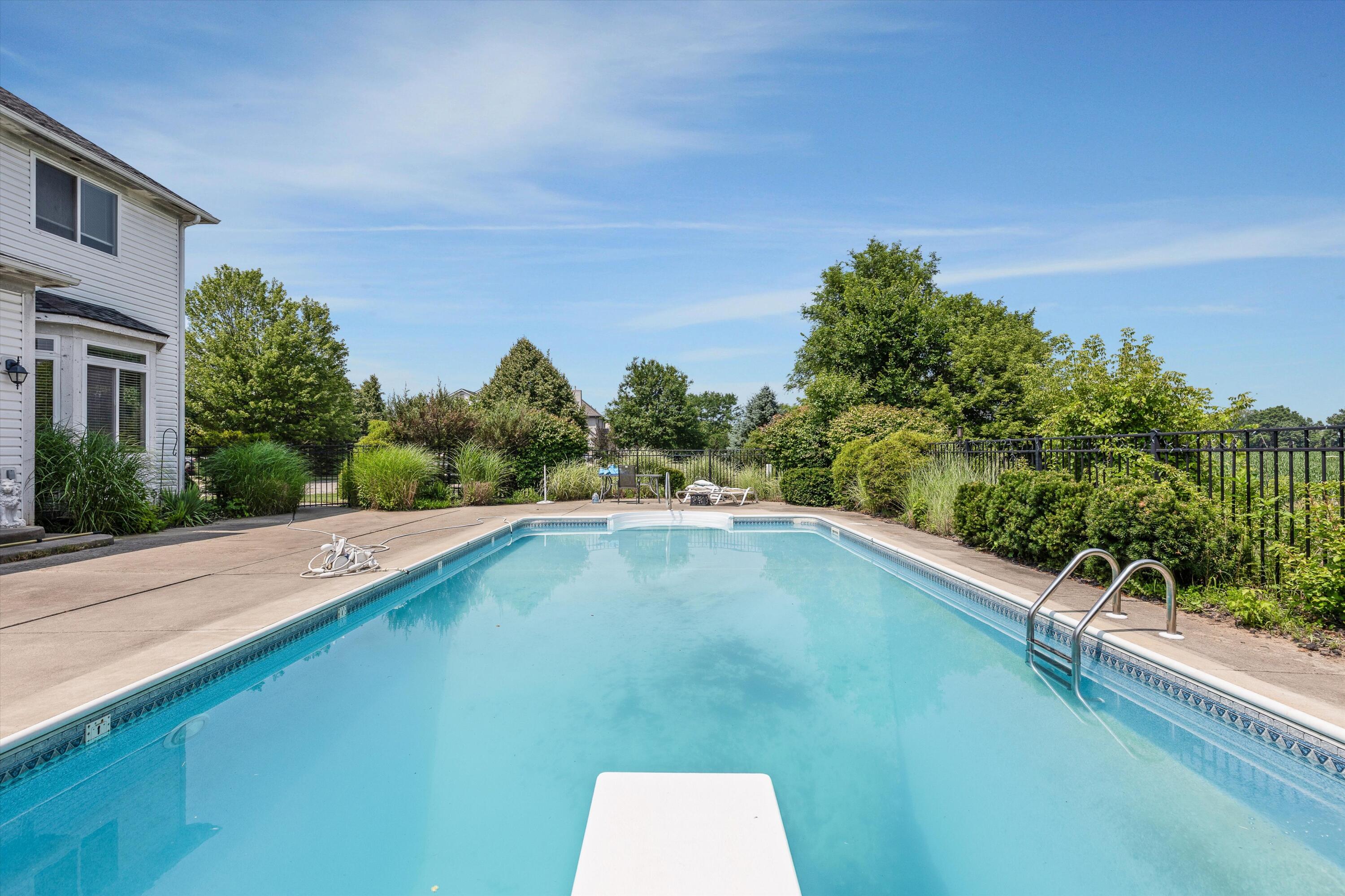 1332 Auston Lane