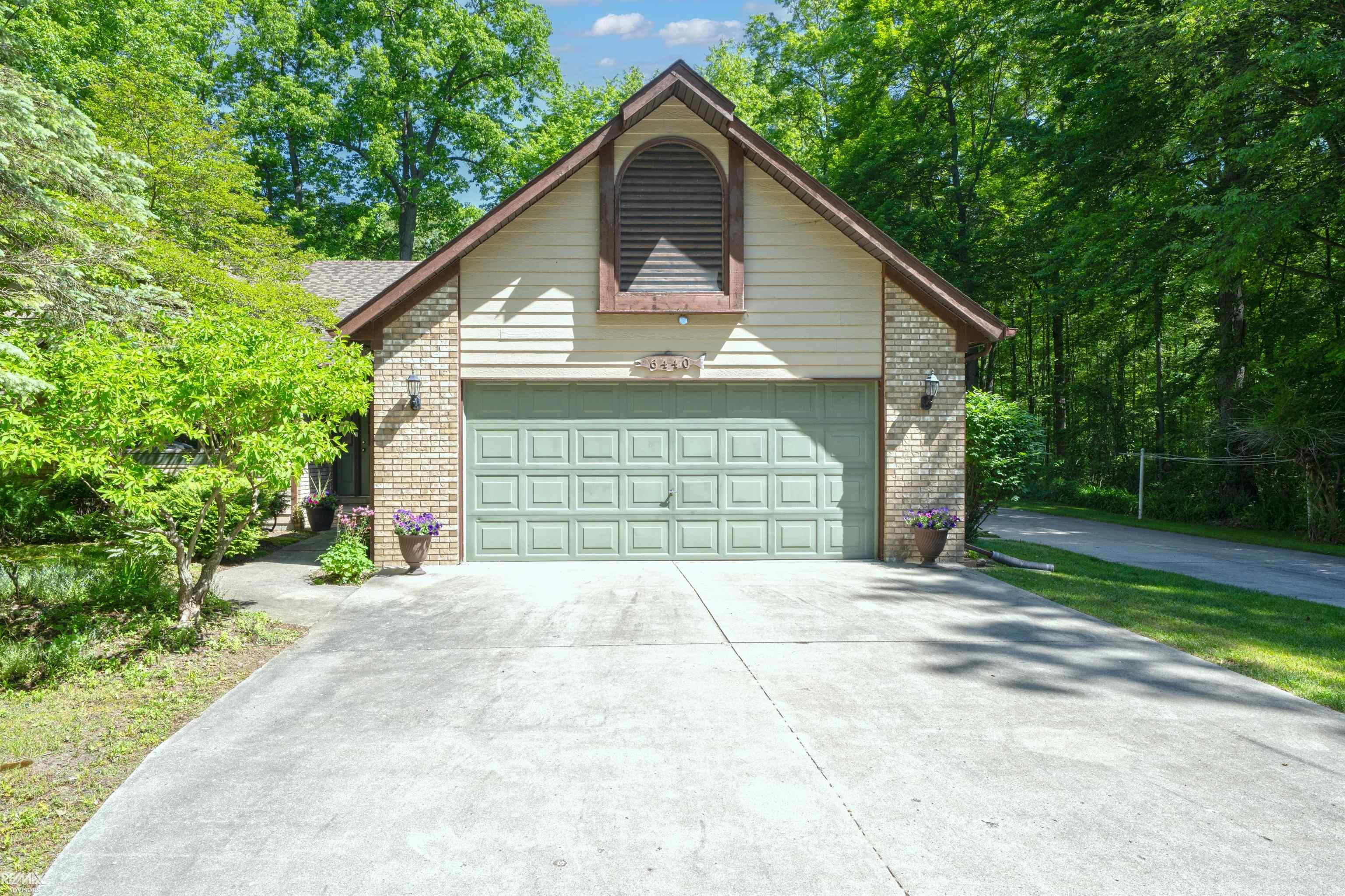 6440 Benoit Road