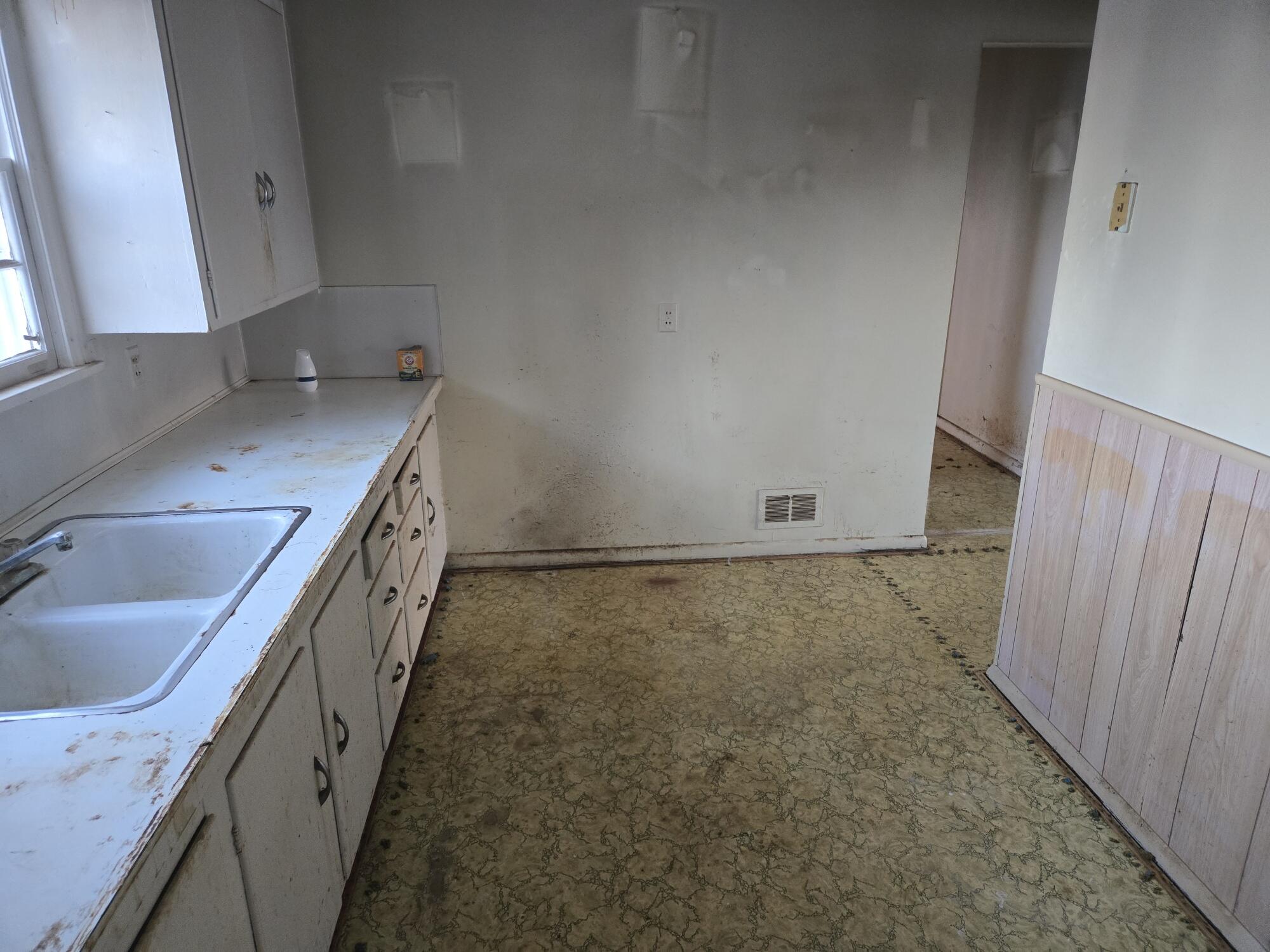 1531 S Raisin Center Highway