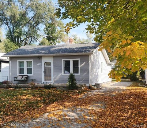 Photo of 21560 Poinciana Street, Southfield City, MI 48033 (MLS # 20261003030)