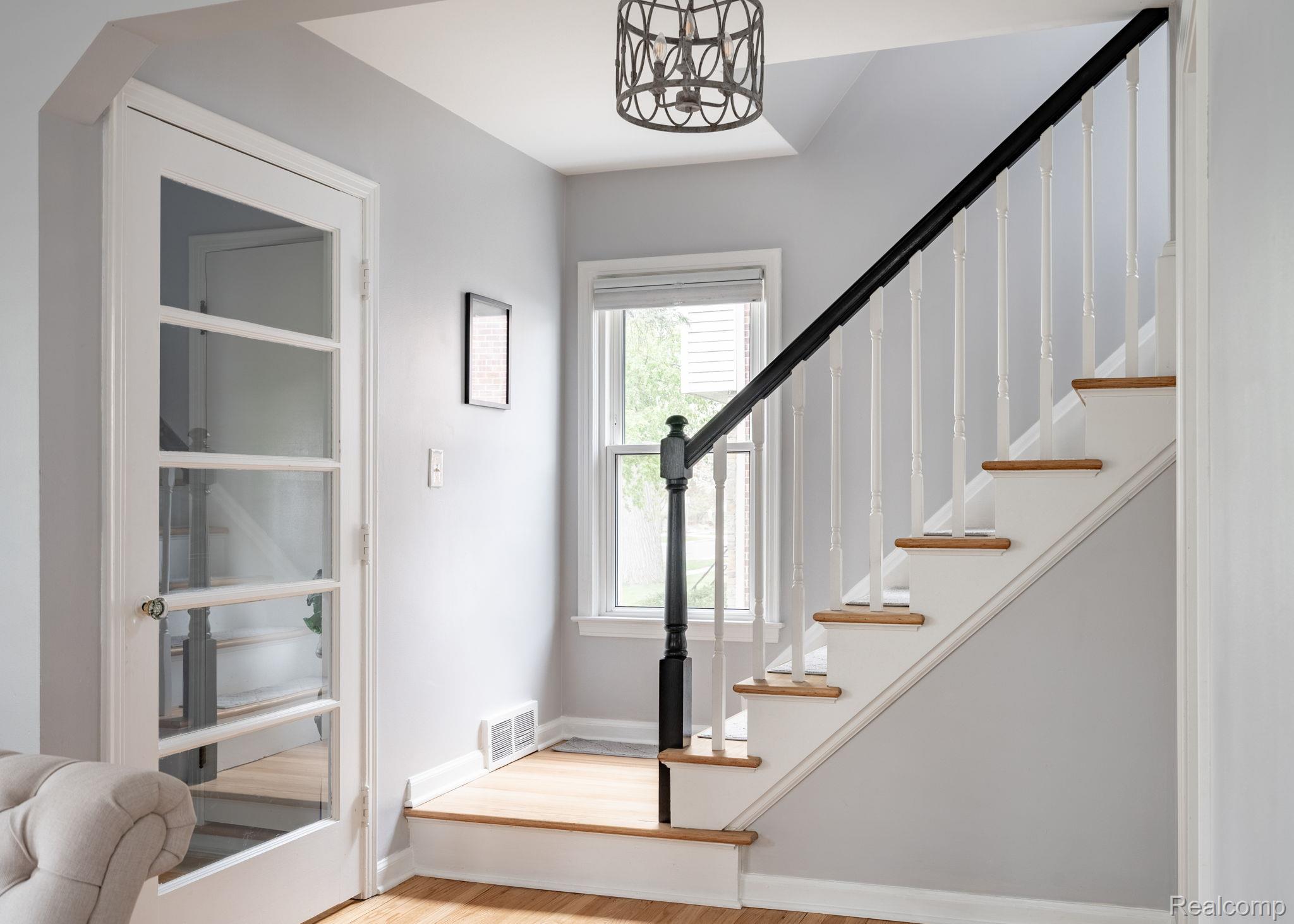 Berkley City, Michigan 48072, United States, 3 Bedrooms Bedrooms, ,2 BathroomsBathrooms,Residential,Coming Soon,137562