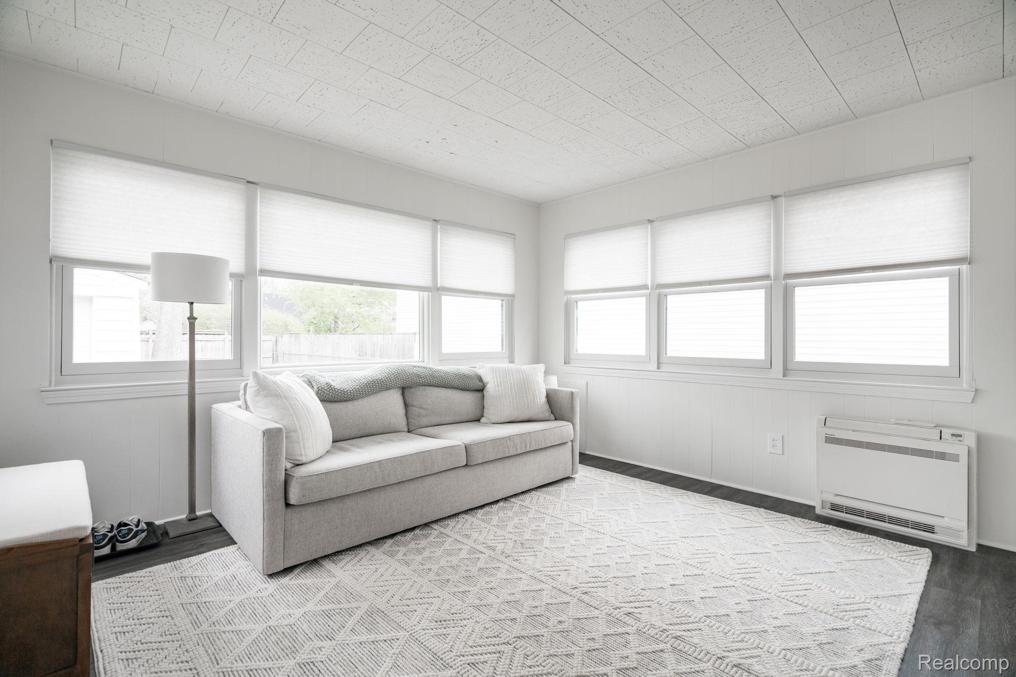 Berkley City, Michigan 48072, United States, 3 Bedrooms Bedrooms, ,2 BathroomsBathrooms,Residential,Coming Soon,137562