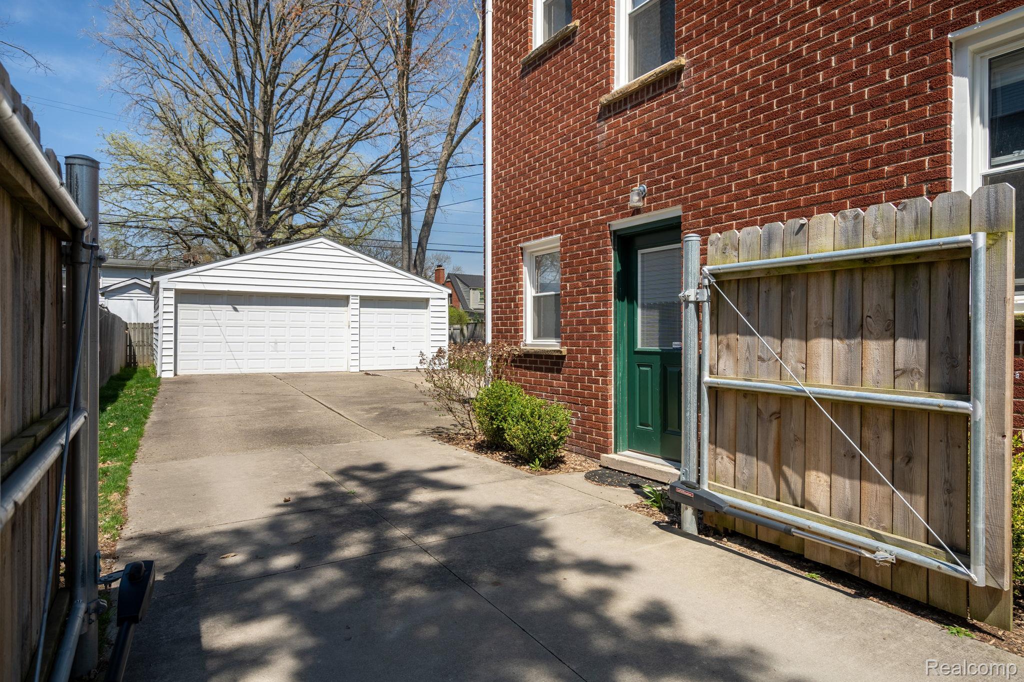 Berkley City, Michigan 48072, United States, 3 Bedrooms Bedrooms, ,2 BathroomsBathrooms,Residential,Coming Soon,137562