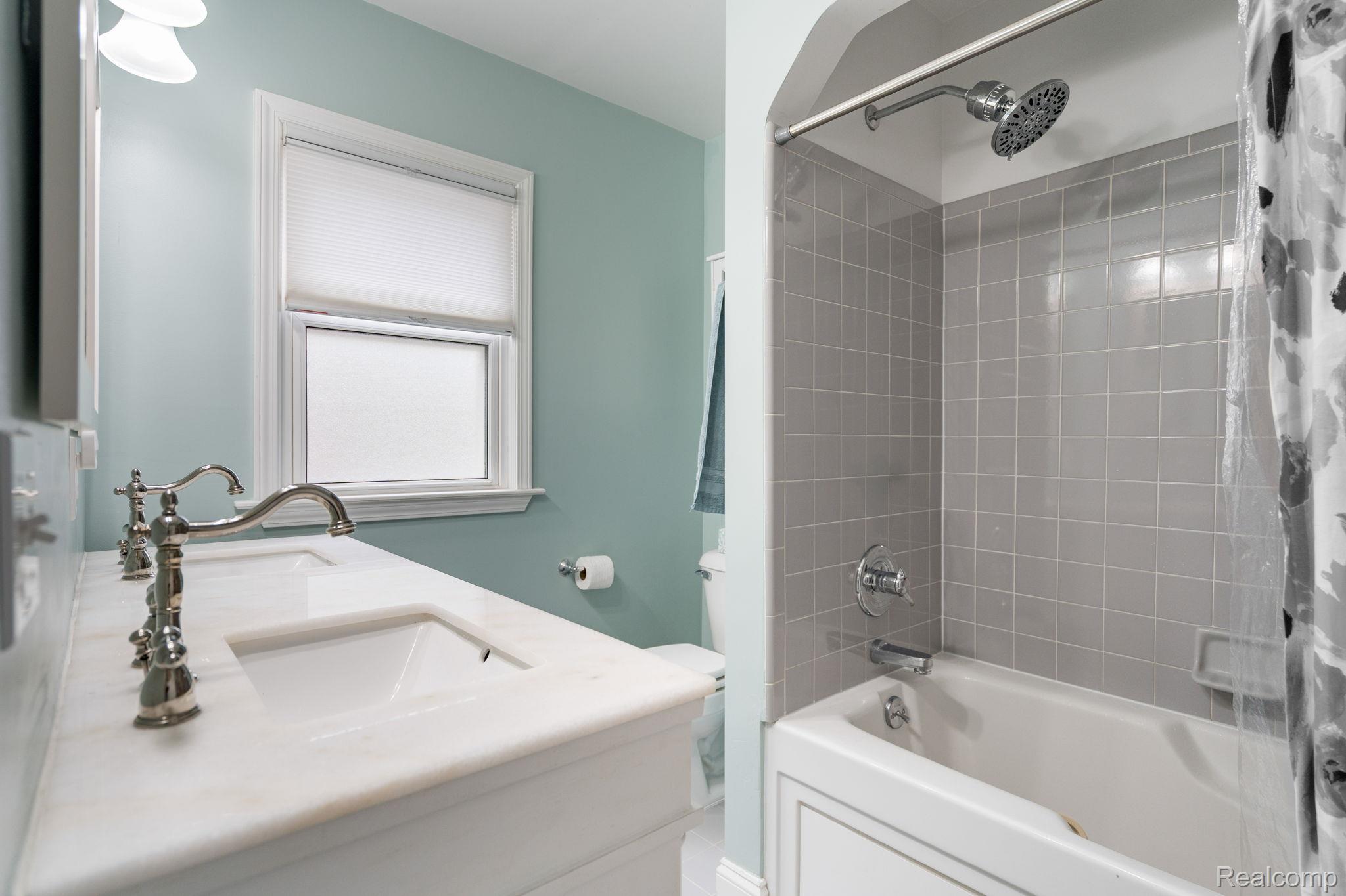 Berkley City, Michigan 48072, United States, 3 Bedrooms Bedrooms, ,2 BathroomsBathrooms,Residential,Coming Soon,137562