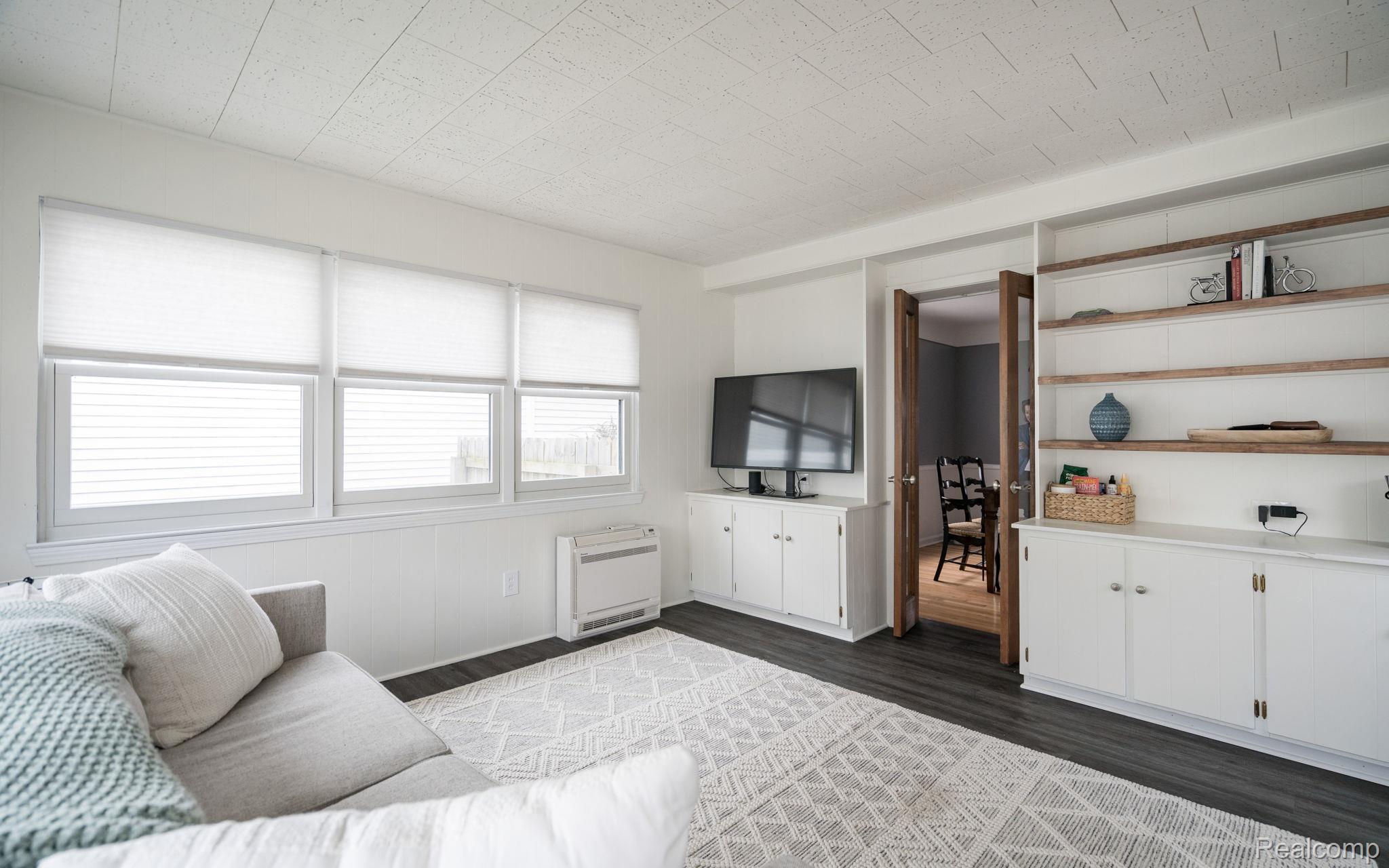 Berkley City, Michigan 48072, United States, 3 Bedrooms Bedrooms, ,2 BathroomsBathrooms,Residential,Coming Soon,137562