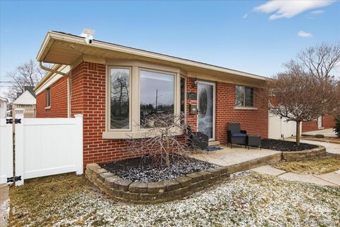 14721 Morris Avenue Allen Park City MI 48101