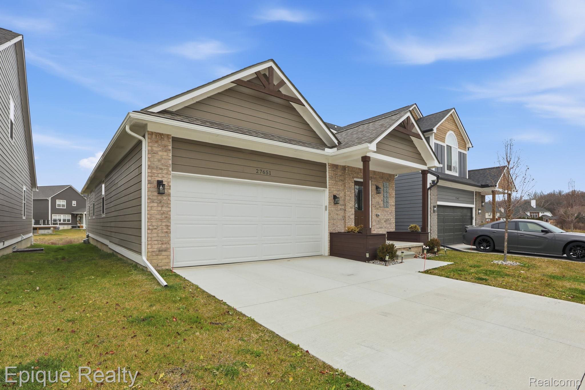 27651 Mary Jane Lane E