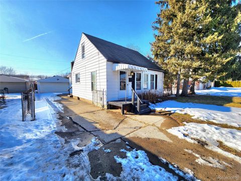 6147 Whitefield Street Dearborn Heights City MI 48127