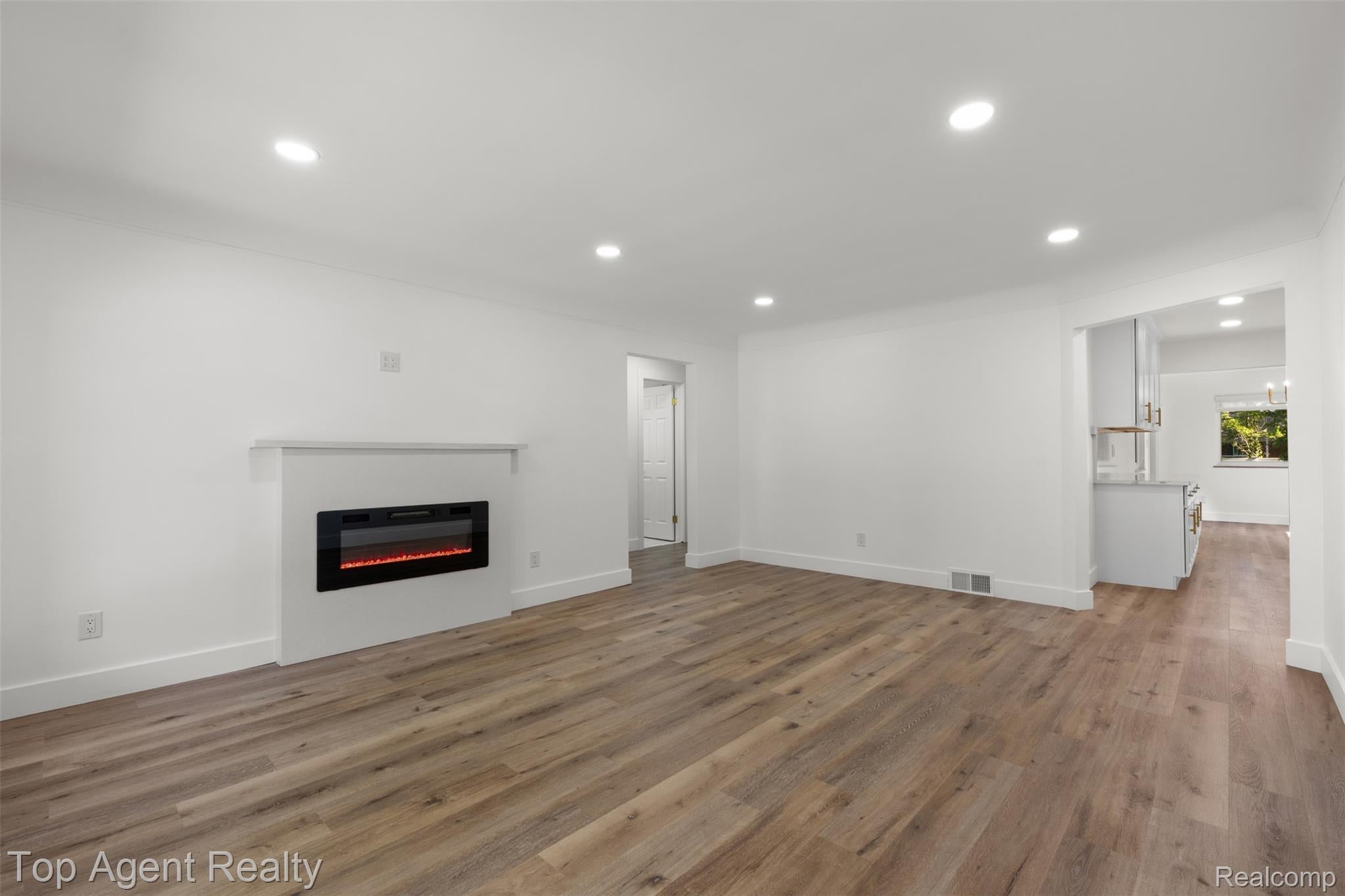 29492 Geraldine Drive