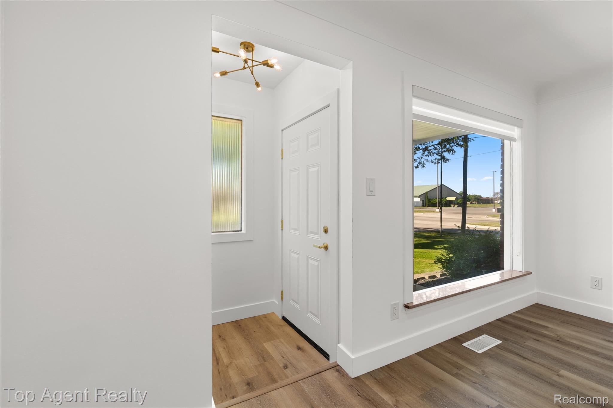 29492 Geraldine Drive