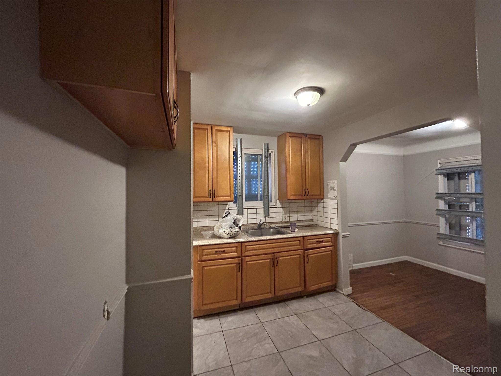 6718 Grandville Avenue