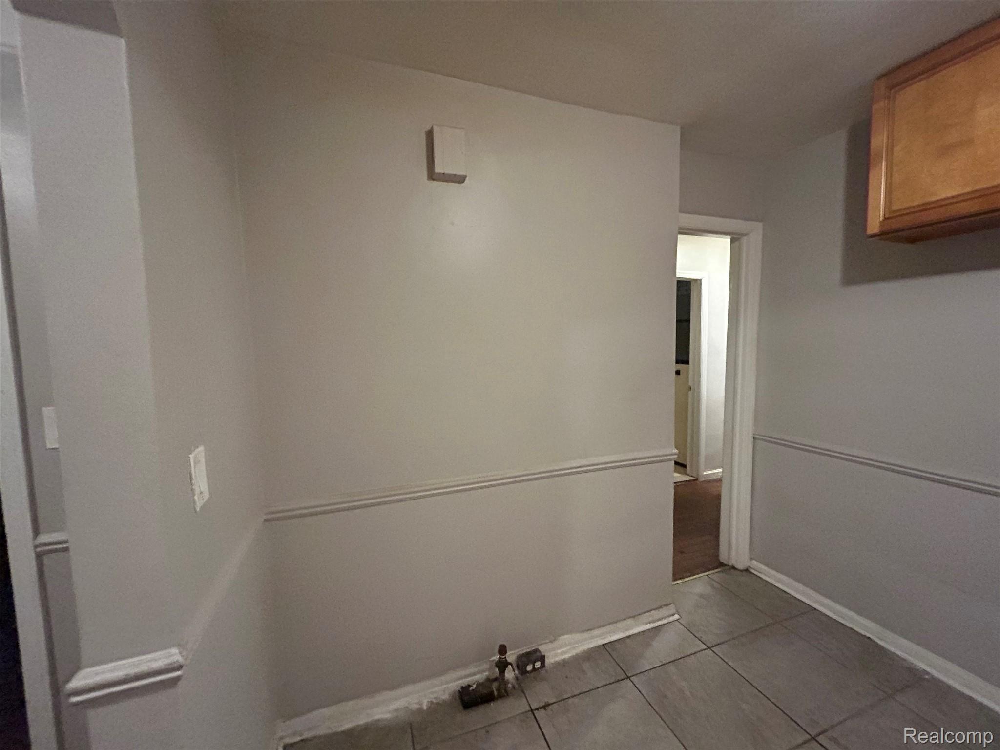 6718 Grandville Avenue