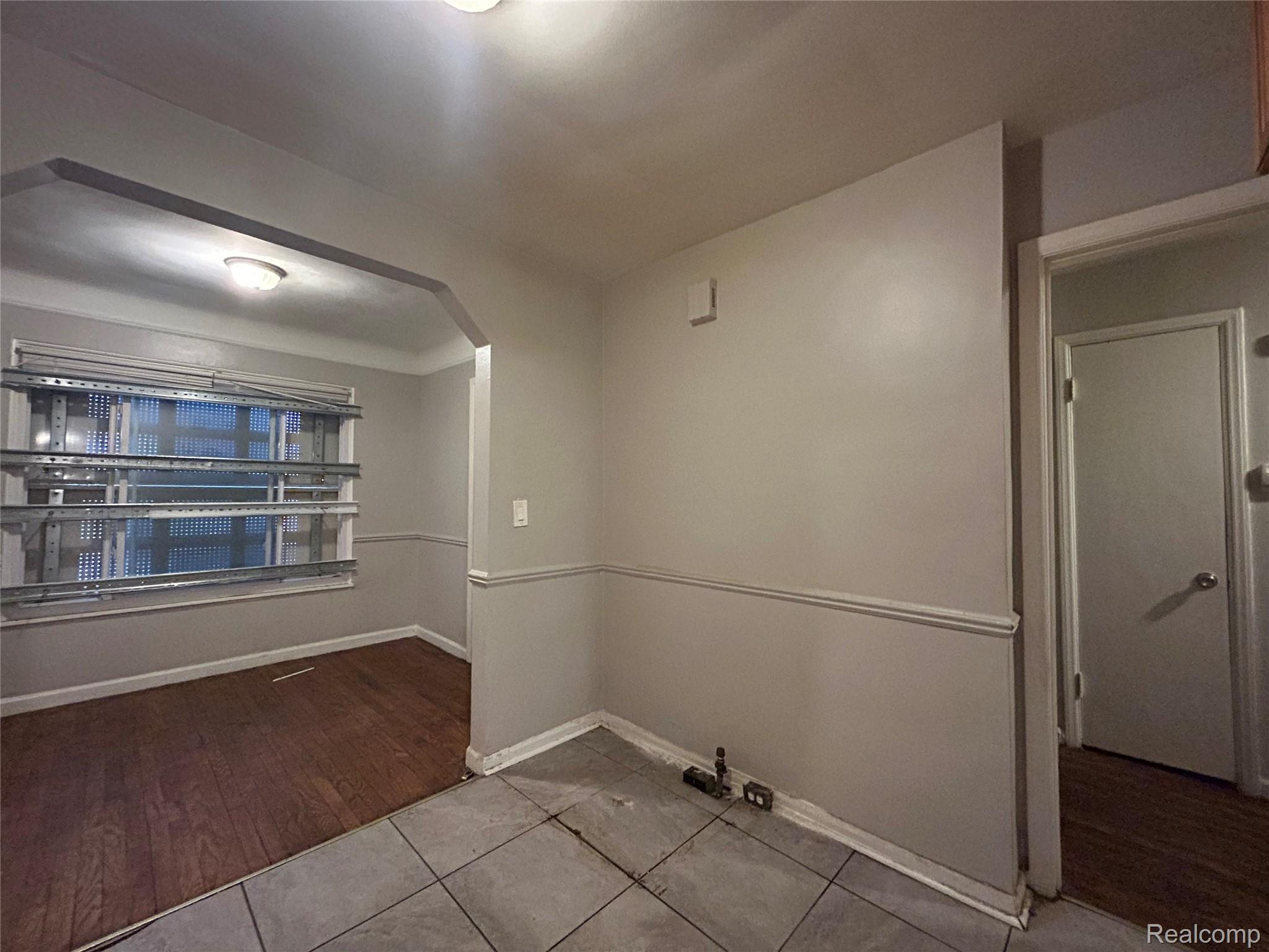 6718 Grandville Avenue