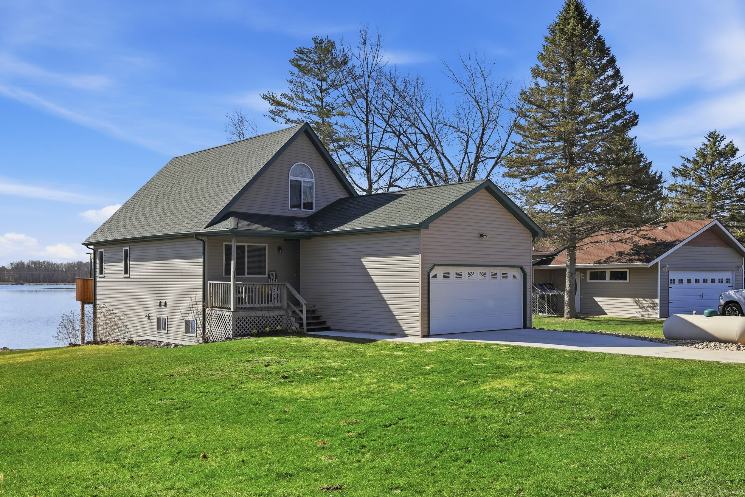 11417 Pinecrest Drive