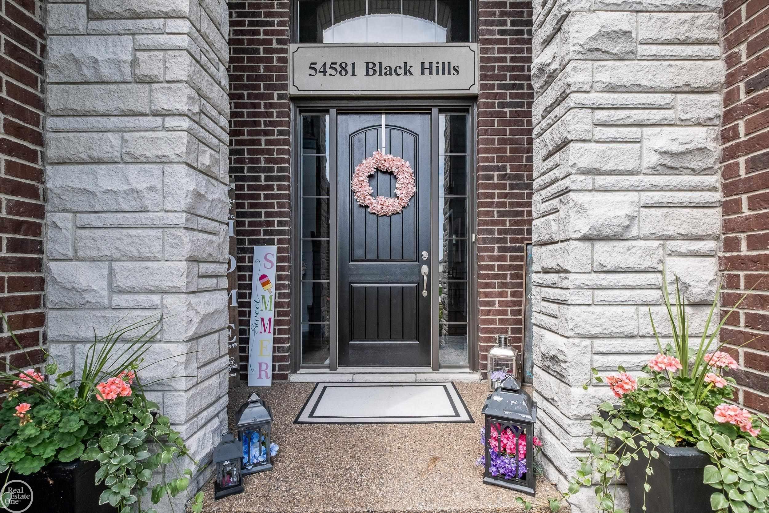 54581 Black Hills Lane