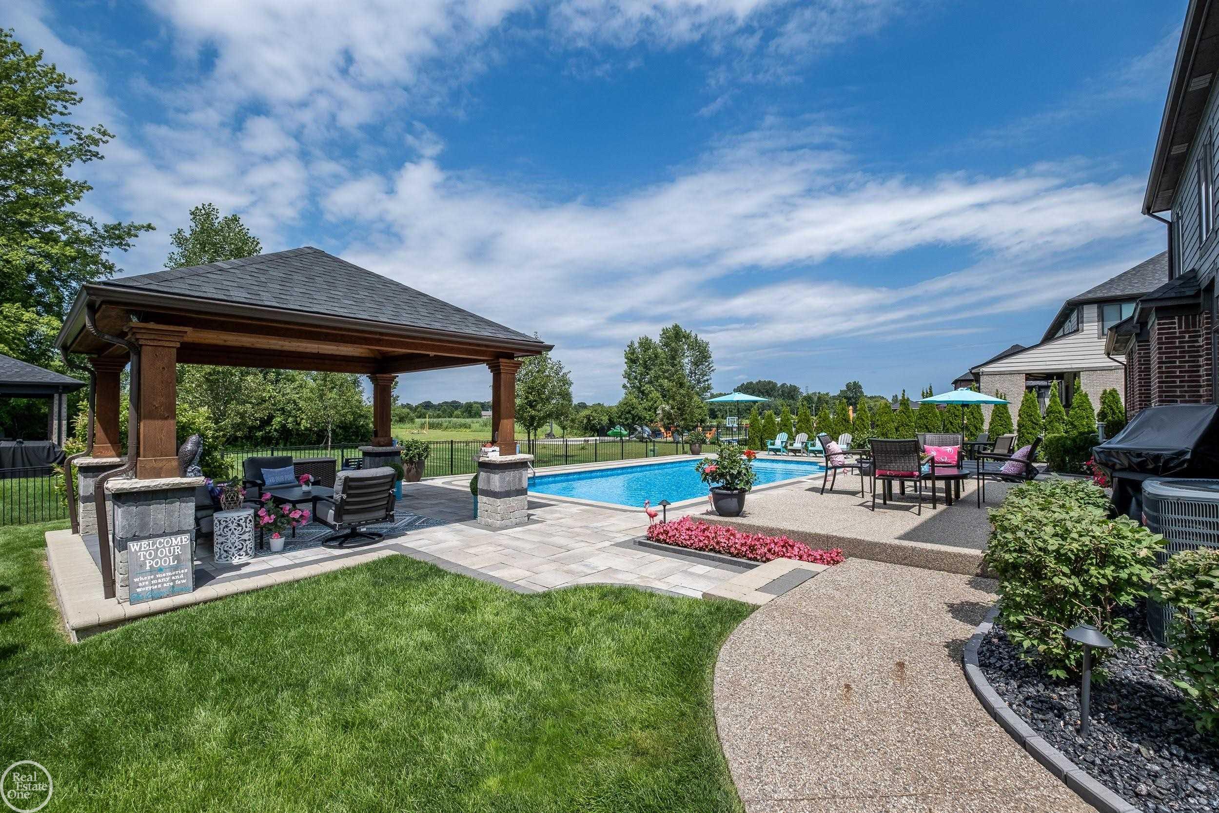 54581 Black Hills Lane